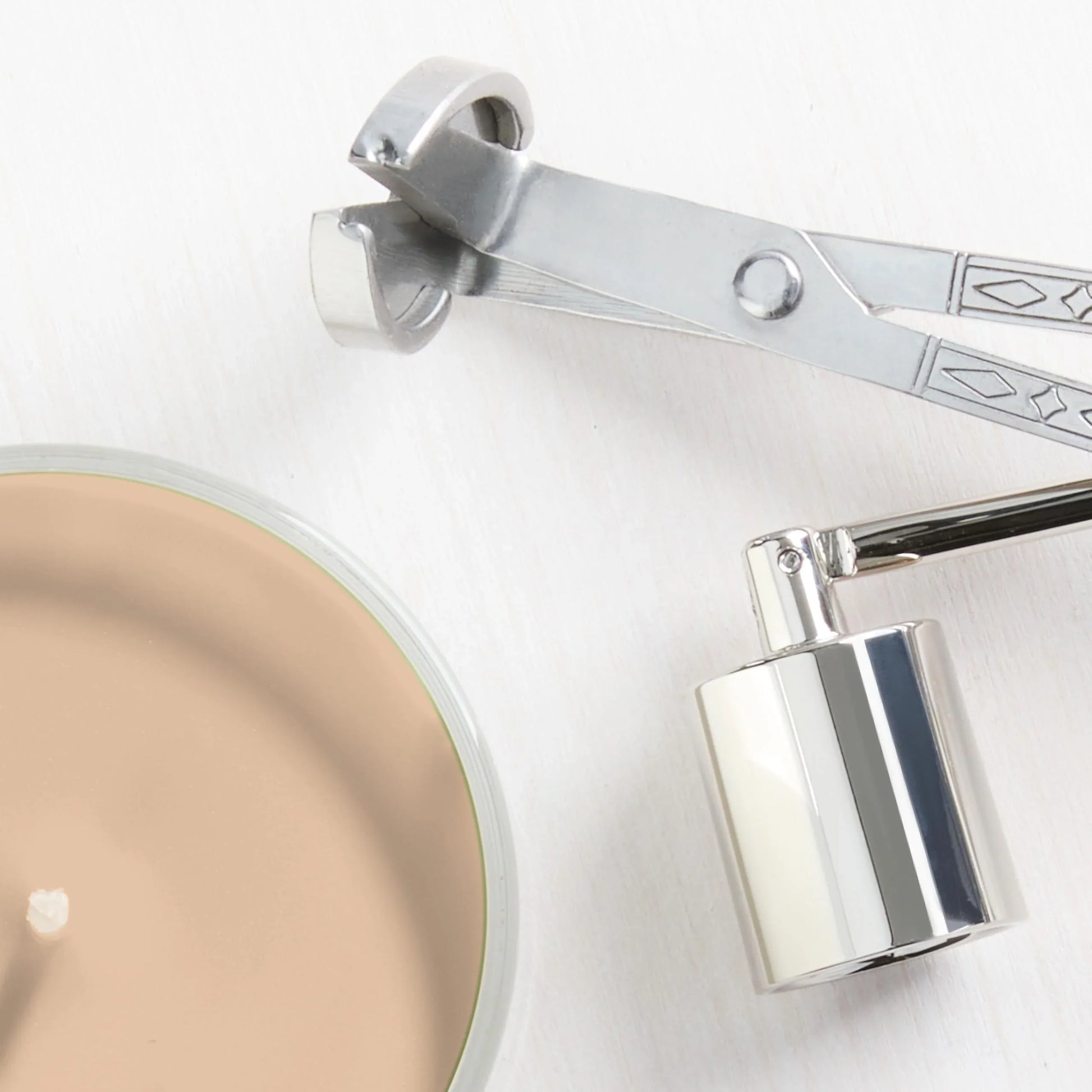 Yankee Candle Autumn Wreath, Fall Scented Candle, 22oz Large Jar with up to 150 Hour Burn Time - Jlhbookstore.store