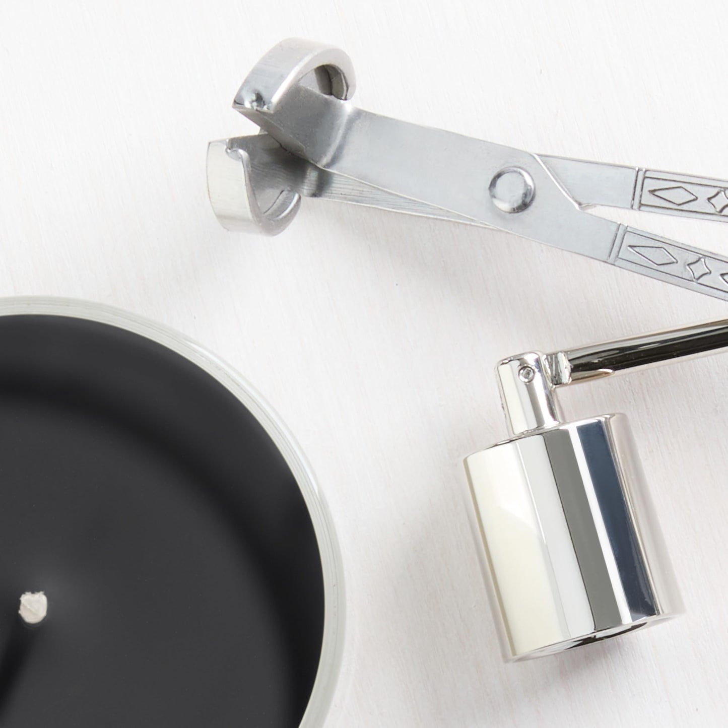 Yankee Candle Mid Summer's Night Scented Candle, 22oz Large Jar with up to 150 Hour Burn, Giftable jlhbookstore.store