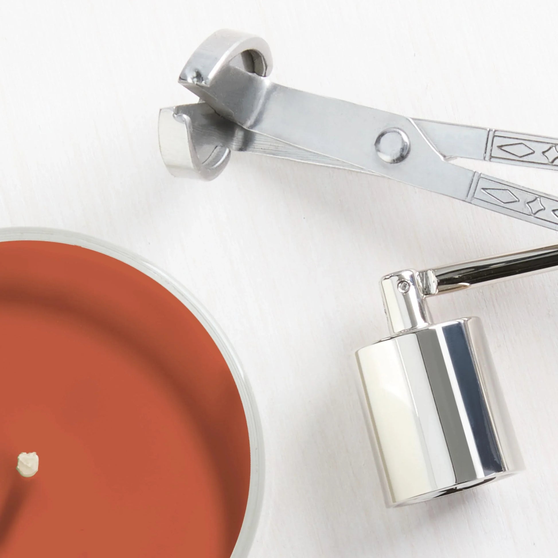 Yankee Candle Autumn Wreath, Fall Scented Candle, 22oz Large Jar with up to 150 Hour Burn Time - Jlhbookstore.store