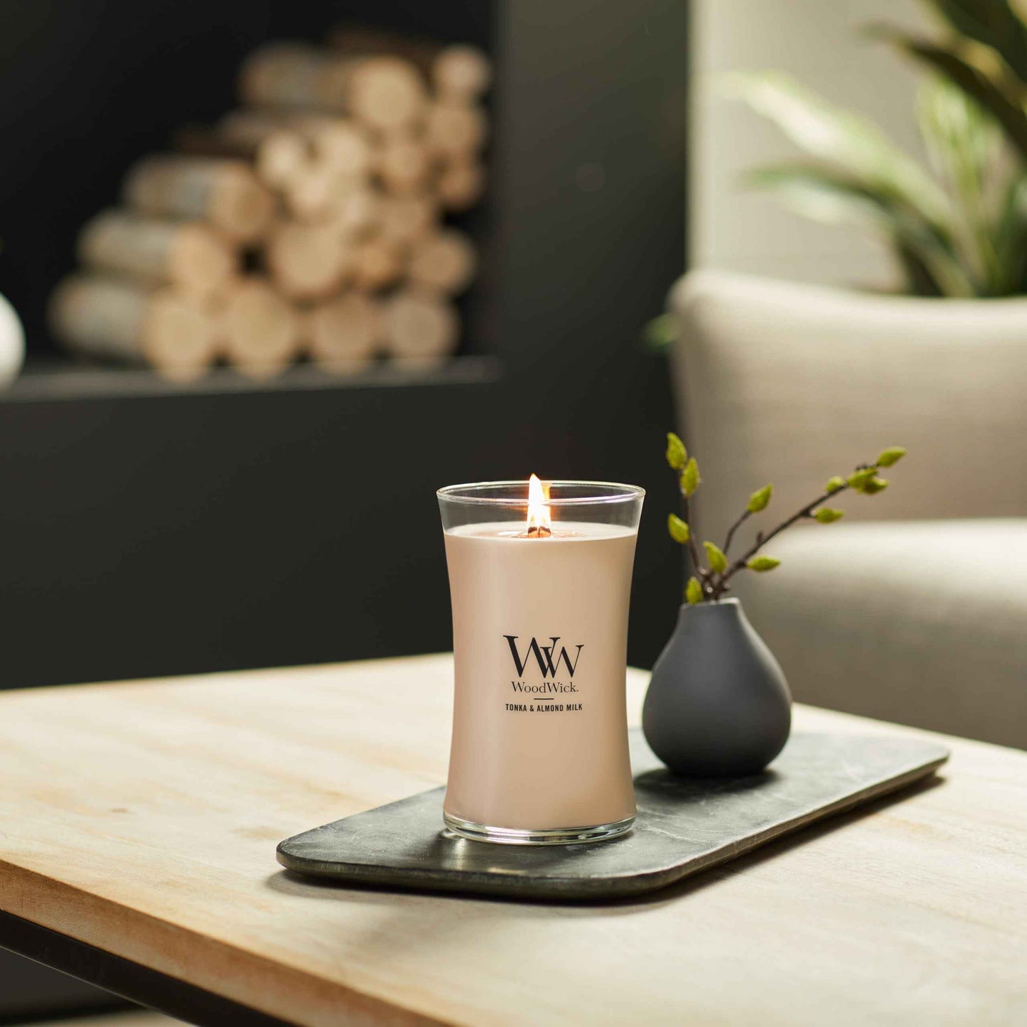 WoodWick Cinnamon Chai Holiday Candle Gifts for Women and Men, 9.7 oz Medium Hourglass Candle with Crackling Wick