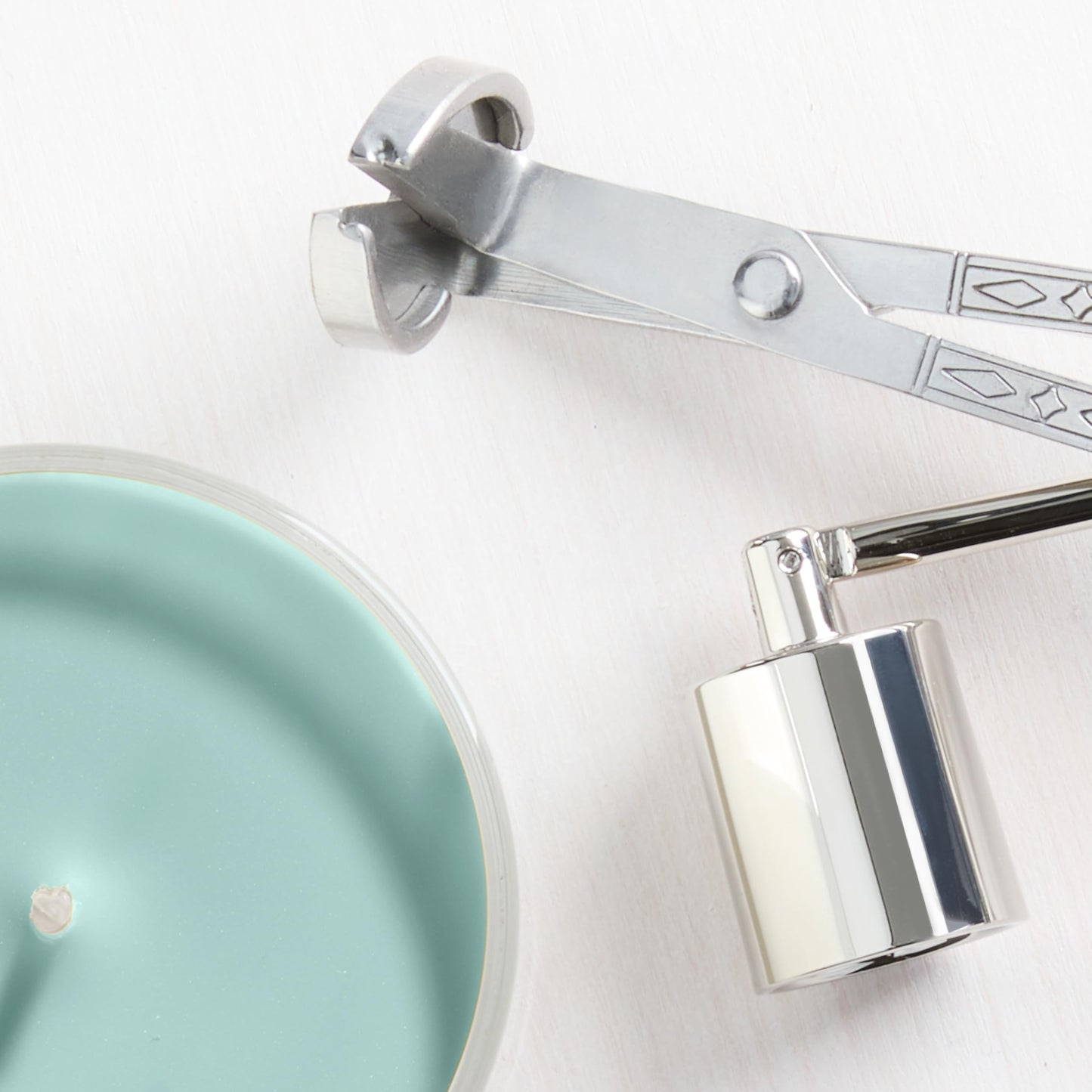 Yankee Candle Mid Summer's Night Scented Candle, 22oz Large Jar with up to 150 Hour Burn, Giftable jlhbookstore.store