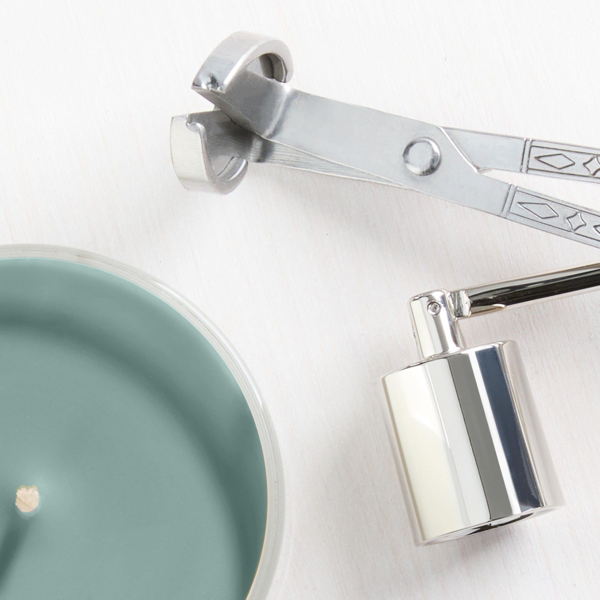 Yankee Candle, Balsam & Cedar Fall Scented Candle, 22oz Large Jar with up to 150 Hour Burn Time jlhbookstore.store