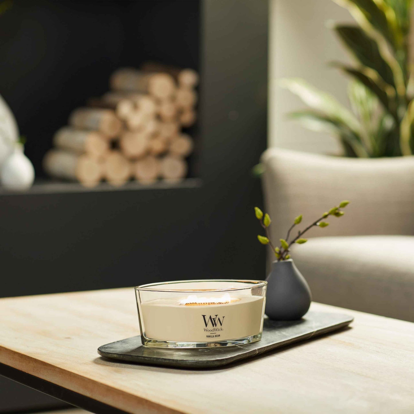 WoodWick Cinnamon Chai Holiday Candle Gifts for Women and Men, 9.7 oz Medium Hourglass Candle with Crackling Wick