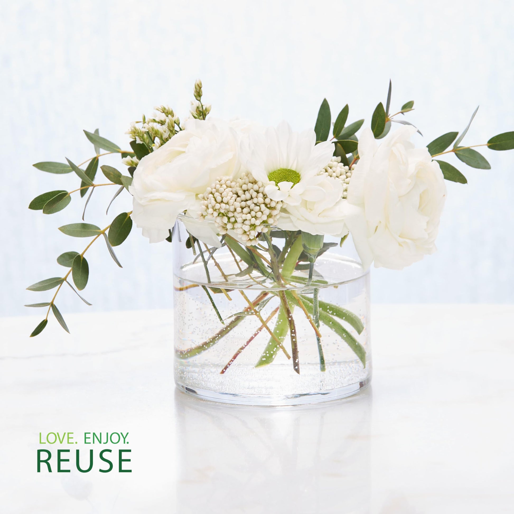 Yankee Candle Mid Summer's Night Scented Candle, 22oz Large Jar with up to 150 Hour Burn, Giftable jlhbookstore.store