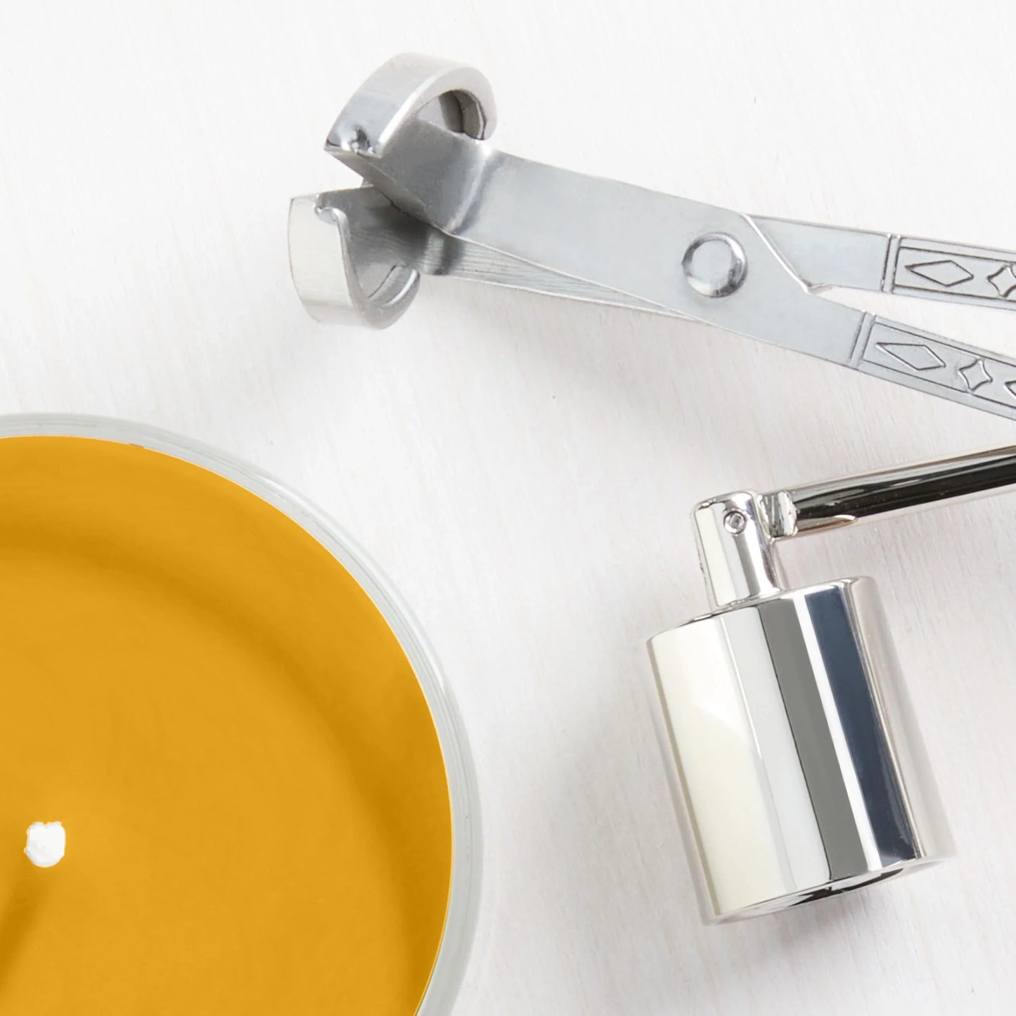 Yankee Candle Autumn Wreath, Fall Scented Candle, 22oz Large Jar with up to 150 Hour Burn Time - Jlhbookstore.store