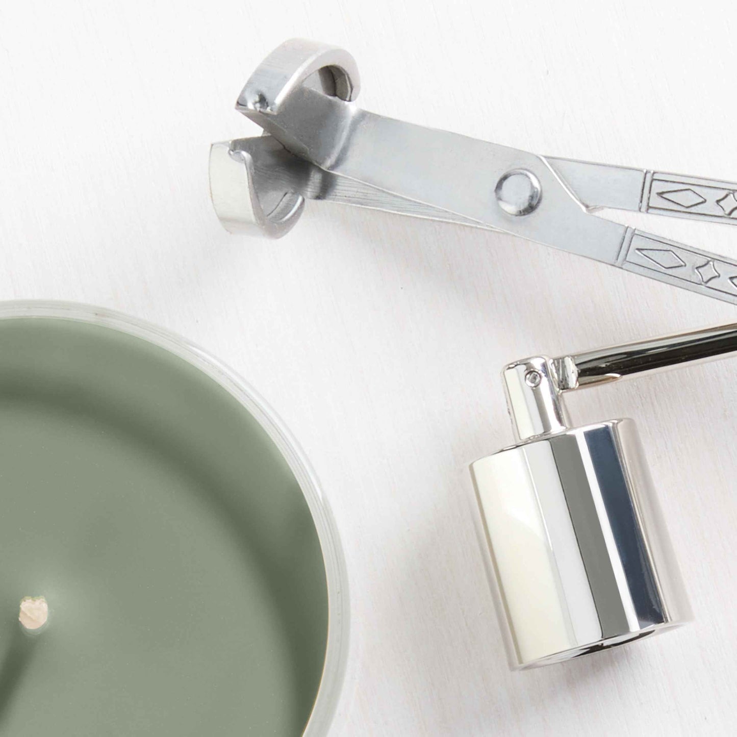 Yankee Candle, Balsam & Cedar Fall Scented Candle, 22oz Large Jar with up to 150 Hour Burn Time