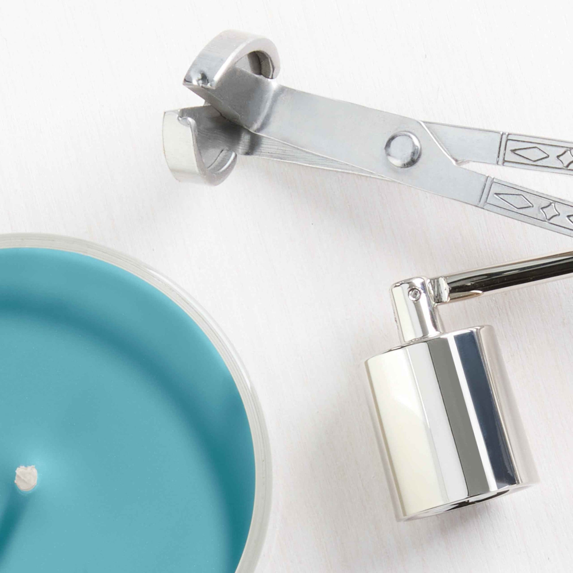 Yankee Candle Mid Summer's Night Scented Candle, 22oz Large Jar with up to 150 Hour Burn, Giftable