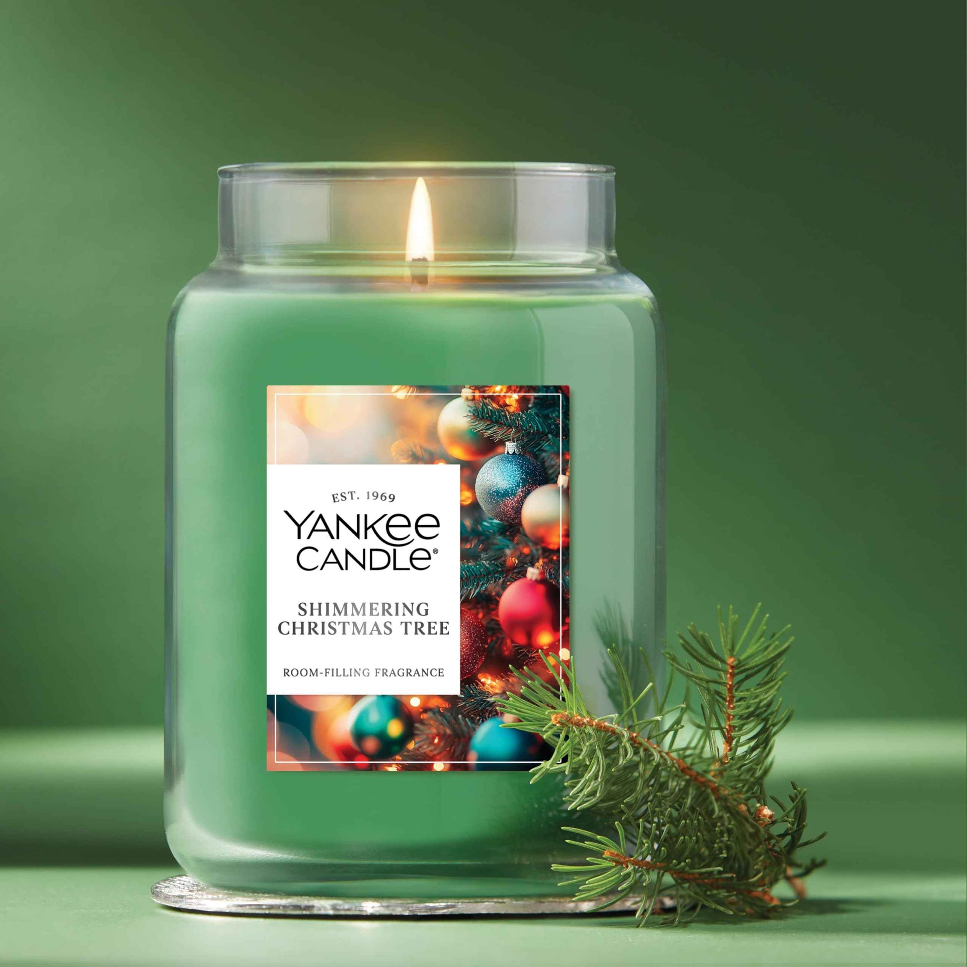 Yankee Candle, Balsam & Cedar Fall Scented Candle, 22oz Large Jar with up to 150 Hour Burn Time