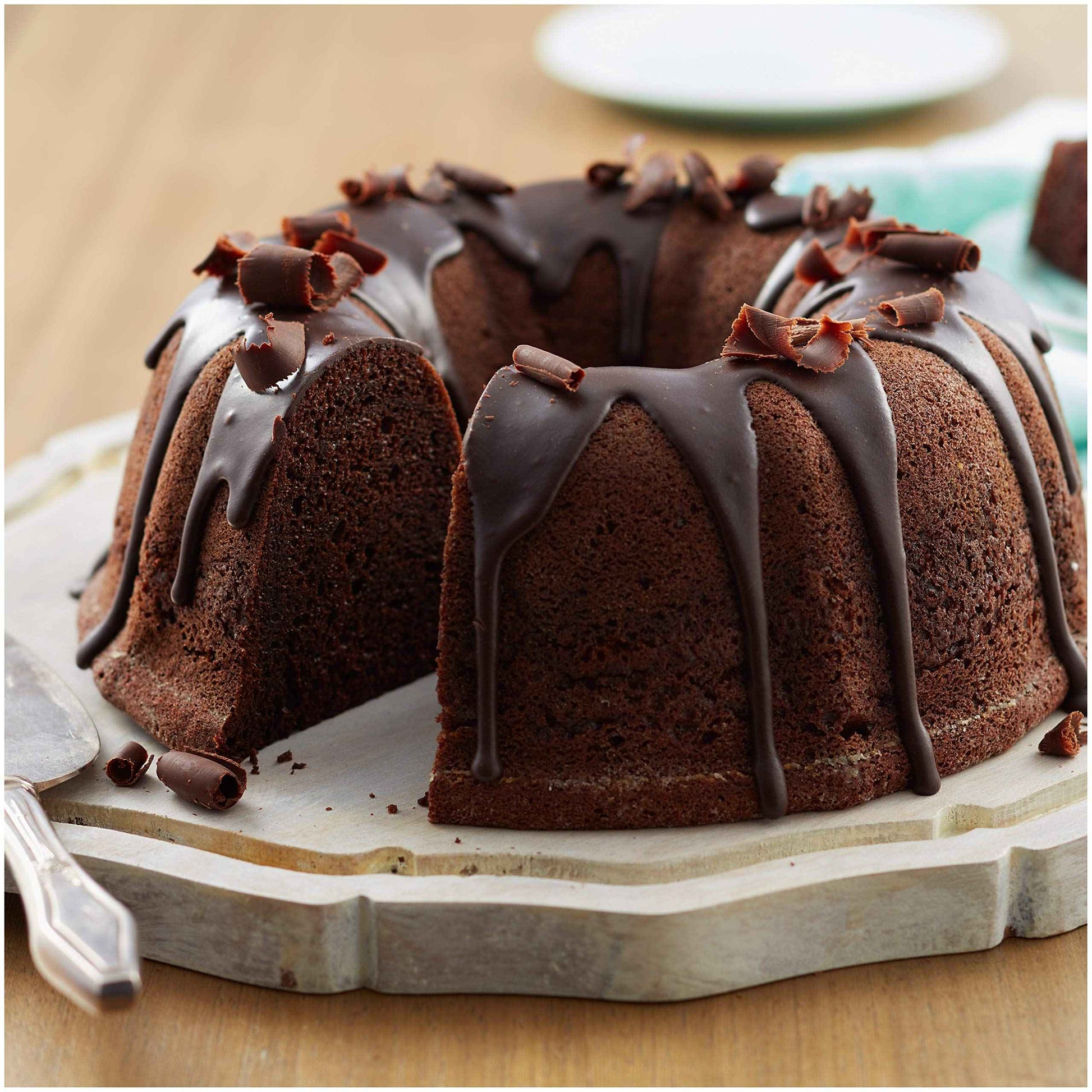 Wilton Gold Non-Stick 9.49 in Fluted Bundt Cake Pan, Stainless Steel Bakeware, Made without PFAS, Packaging May Vary