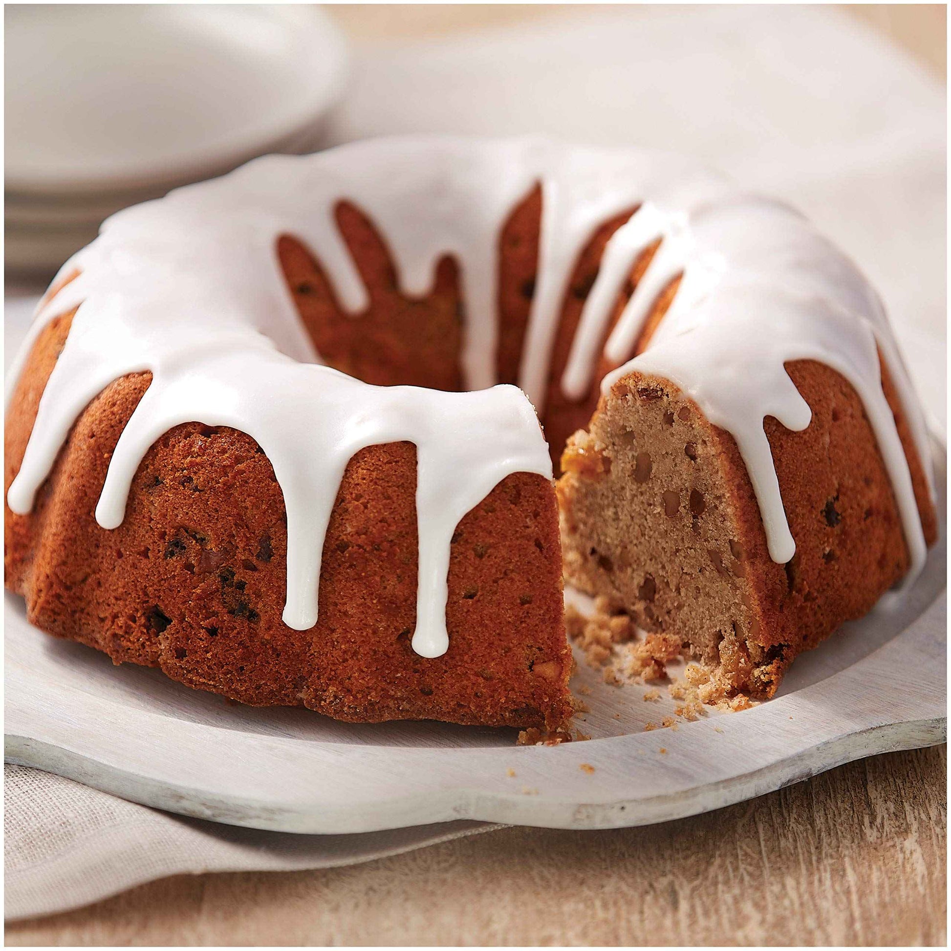 Wilton Gold Non-Stick 9.49 in Fluted Bundt Cake Pan, Stainless Steel Bakeware, Made without PFAS, Packaging May Vary